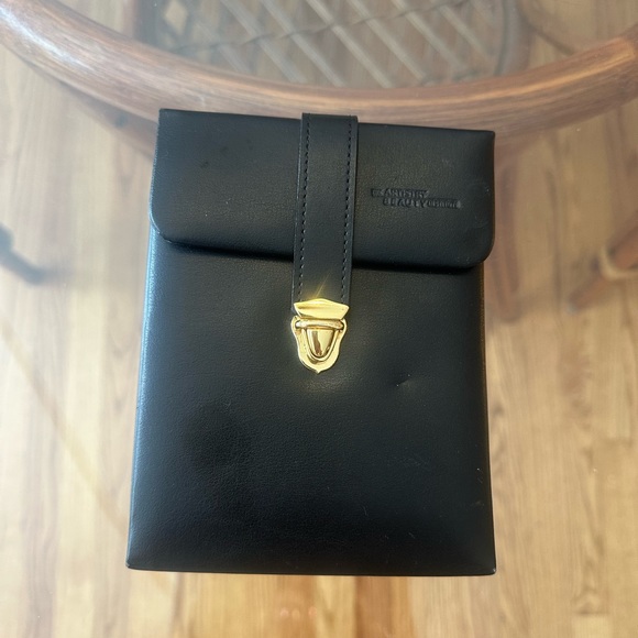 Artistry Handbags - Leather Jewelry Travel Carrier